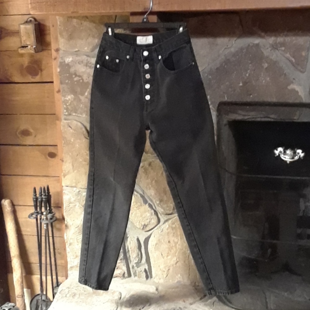 Classic Black High-Waisted Jeans